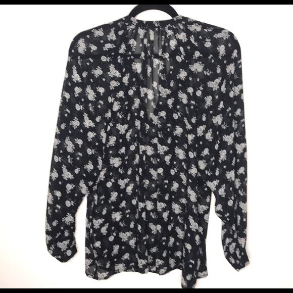 Vince “Calico” Size XS Floral Shirred 100% Silk Blouse Quiet Luxury Romantic - Picture 6 of 16